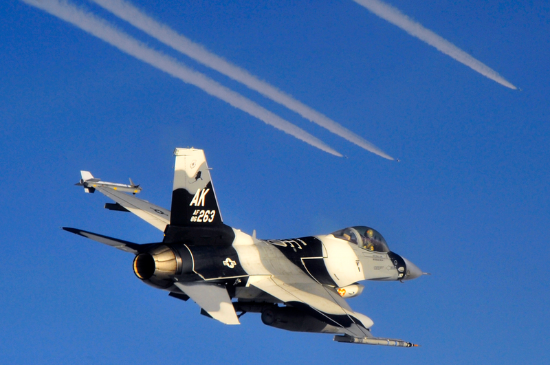 Illustration for article titled 50 Totally Stunning Combat Aircraft Photos Taken Around Alaska